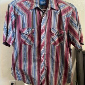 Men’s Vintage Wrangler Button Down Short Sleeve Shirt